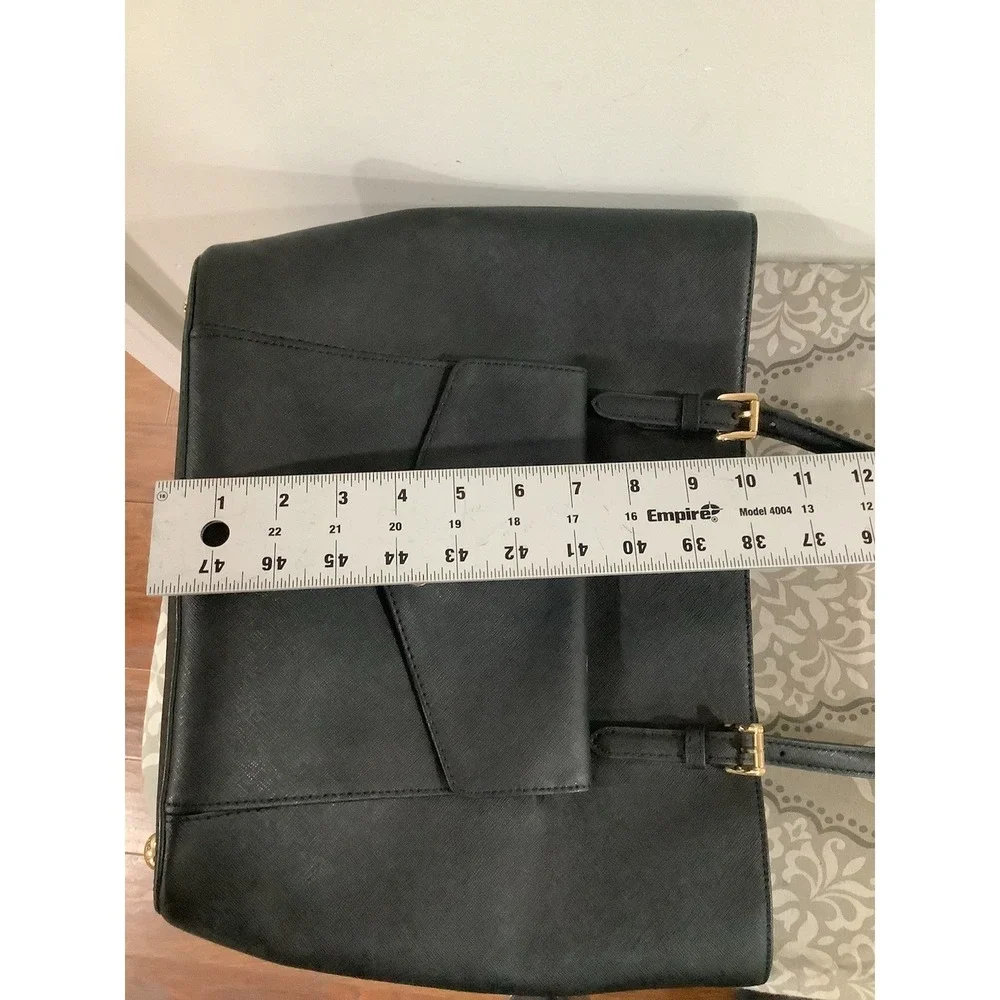 Michael Kors excellent shape